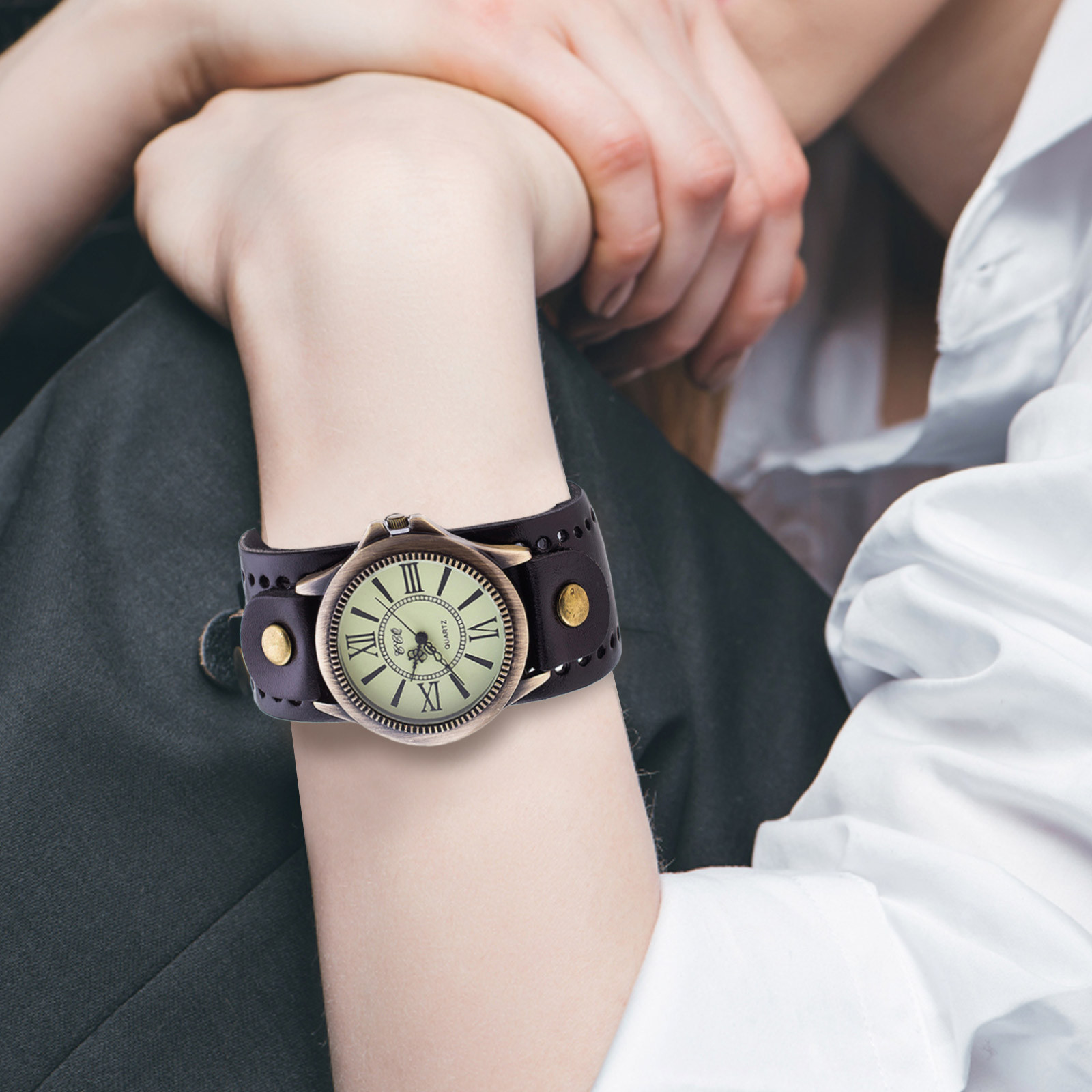 Vintage Pocket Watch - Punk Retro Leather Watch Roman Font